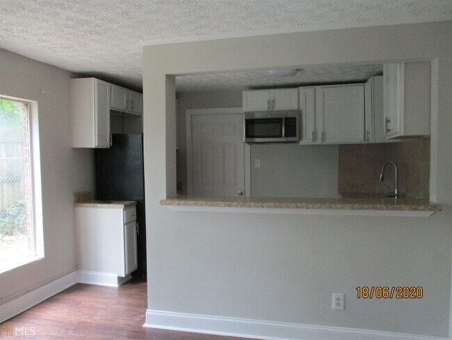 Foto del edificio - 1755 Mercer Ave