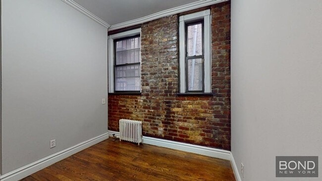 Building Photo - 416 E 13th St