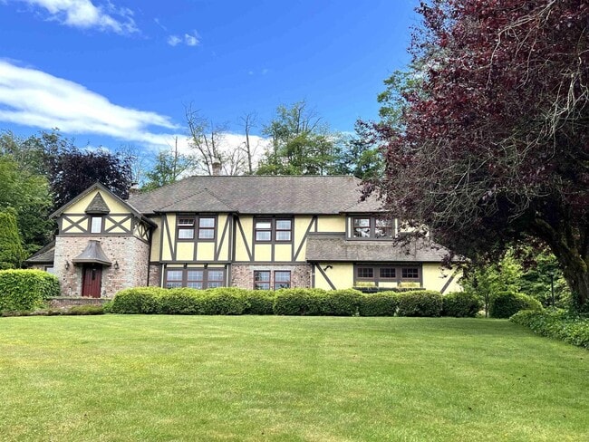 Photo du bâtiment - 17302-17329 29 Ave