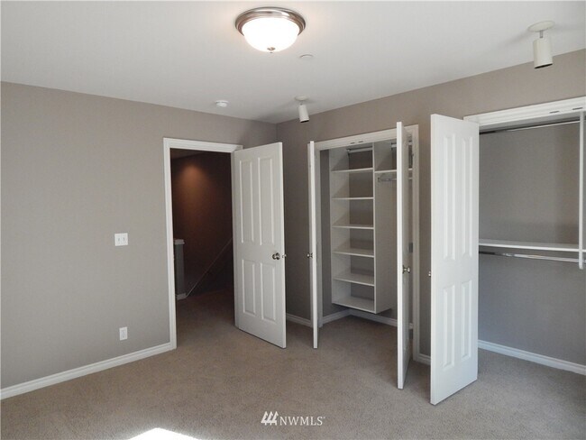 Foto del edificio - 321 Hardie Ave NW