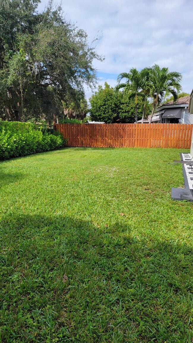 Foto del edificio - 4207 NW 42nd Terrace