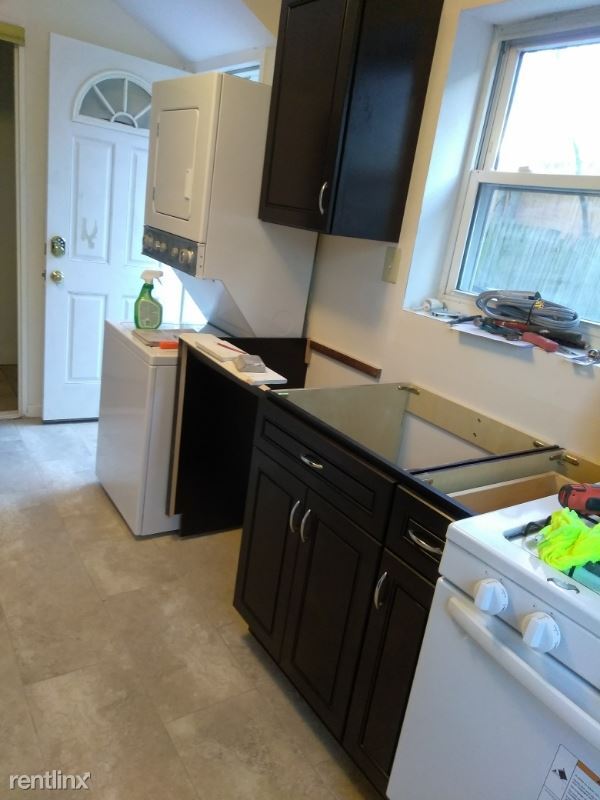 Building Photo - 44 br, 1.5 bath House - 6309 Longfellow St