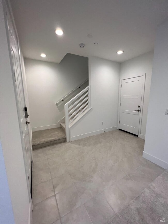 Building Photo - 426 Semillon Ln