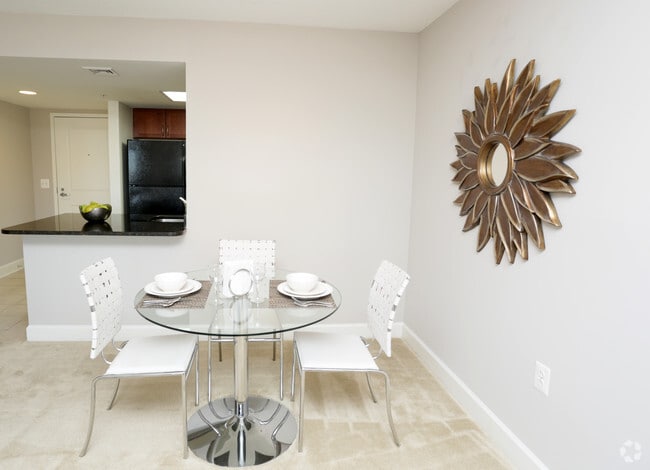 2BR, 2BA - Whitman - Dining Area - Parc Rosslyn Apartments
