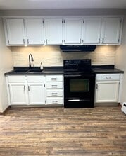 Building Photo - 9901 Runnymeade Ln