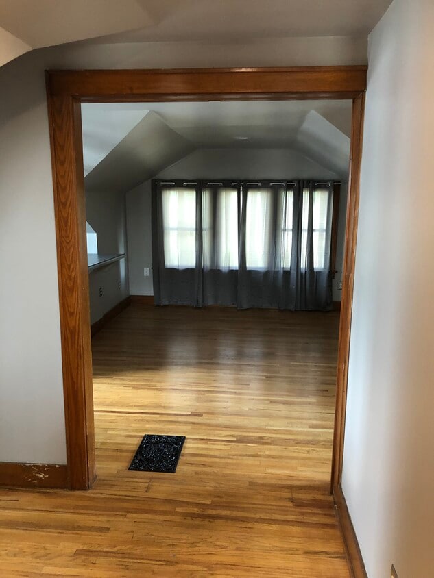 Building Photo - 1008 S 6th St