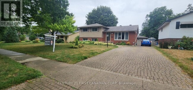 Building Photo - 1473 Glengarry Ave
