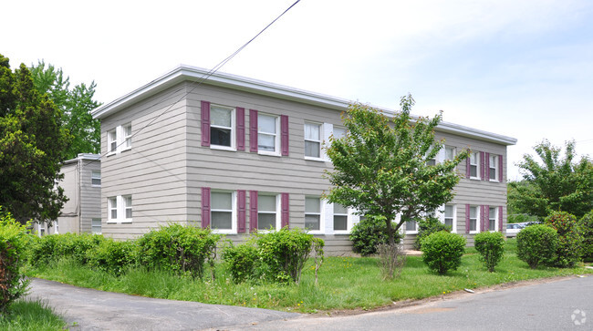 Building Photo - Cherry Tree Manor