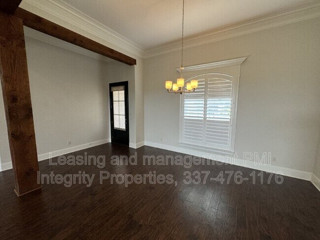 Foto del edificio - 216 Golden Cypress Dr