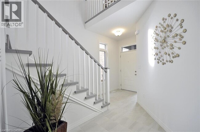 Building Photo - 178 Savannah Ridge Dr