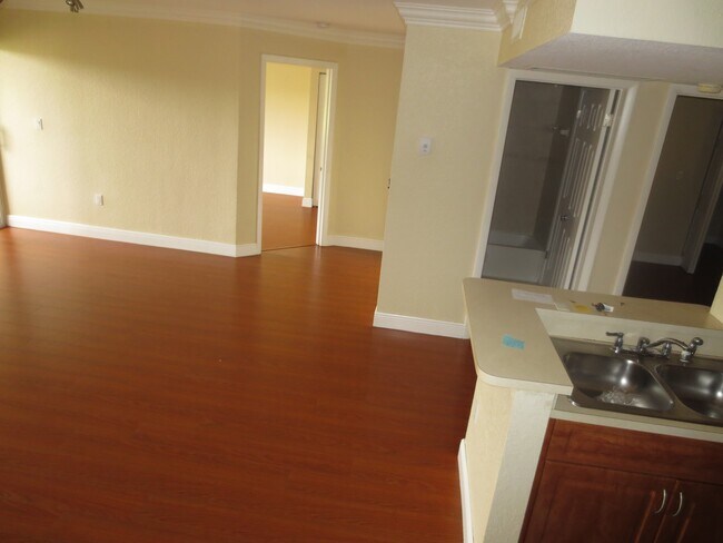 Foto del edificio - 2841 N Oakland Forest Dr