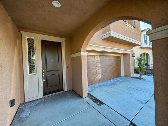 Building Photo - Stunning 5 bedroom Spencers Crossing home ...