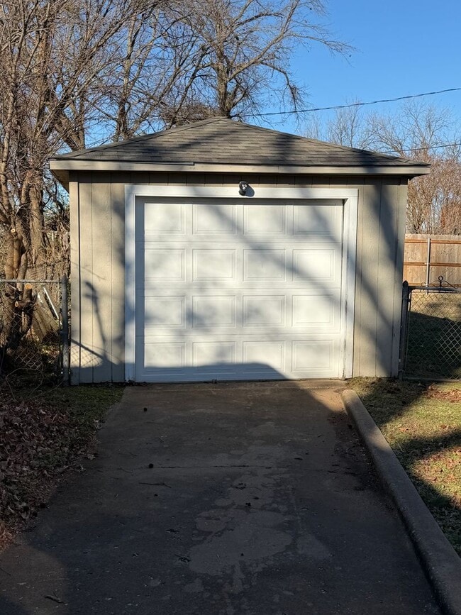 Foto del edificio - 304 W Chicago St