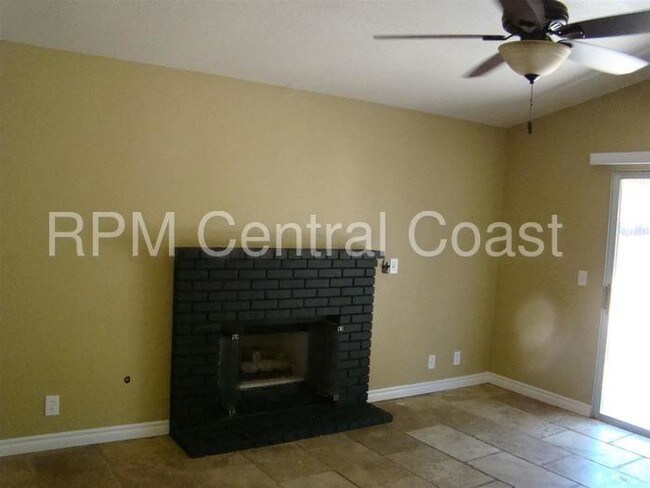 Building Photo - 152 Riverbank Ln