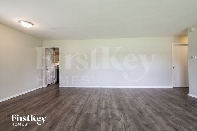 Foto del edificio - 1002 Hathaway Dr