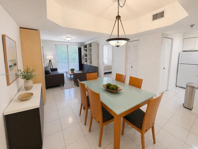 Building Photo - 9156 Collins Ave