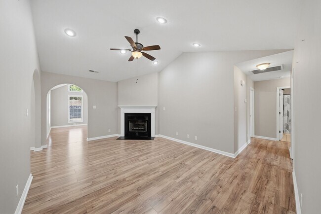 Foto del edificio - Beautiful 3BR Ranch on Corner Lot in Conover