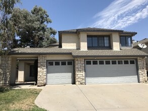Building Photo - 1725 Foxwood Dr
