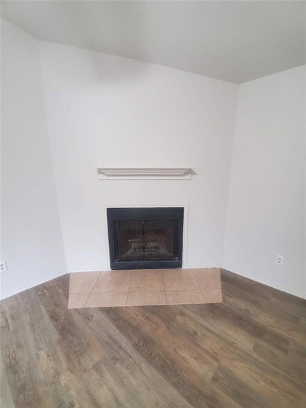 Foto del edificio - 6909 Hyland Cir