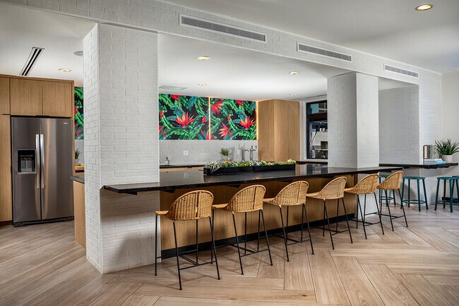 Foto del edificio - Chroma Apartment Homes