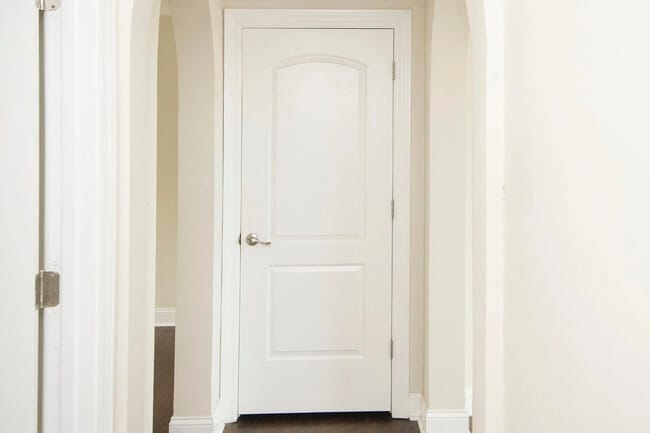 Building Photo - 910 Green Bay Rd