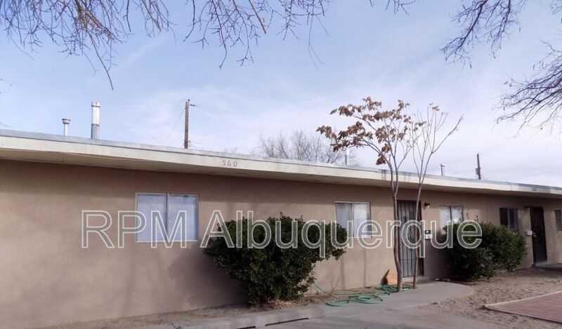 Primary Photo - 560 Estancia Dr NW