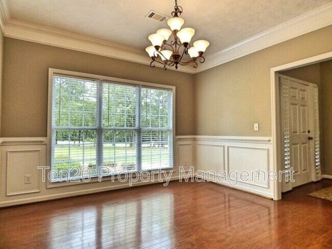 Foto del edificio - 8 Misty Forest Dr