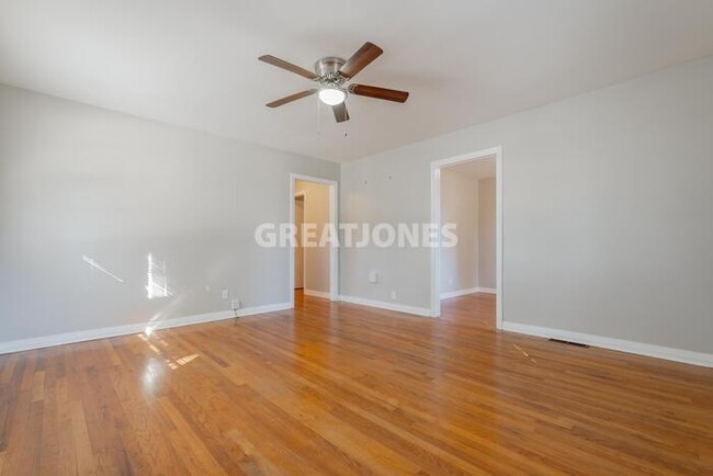 Foto del edificio - 7601 Caughman Rd