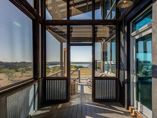 Foto del edificio - 46 Bonita Vista Dr