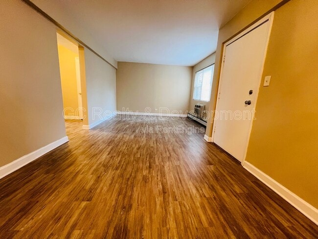 Building Photo - 1711 W Estes Ave