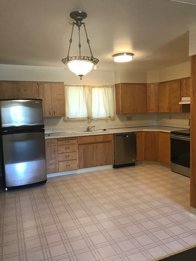 Building Photo - Move-IN Today  2 Bedroom 1 Bathroom Apartment