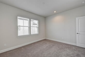 Building Photo - 2710 Grand Fountains Dr