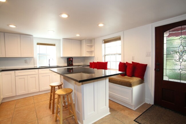 Foto del edificio - 3316 Upperline St
