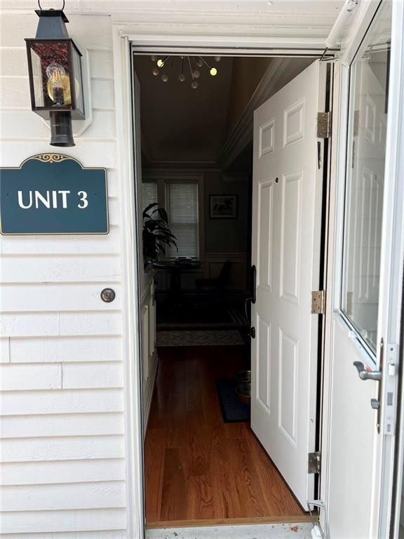 Foto del edificio - 9 Old Jenckes Hill Rd