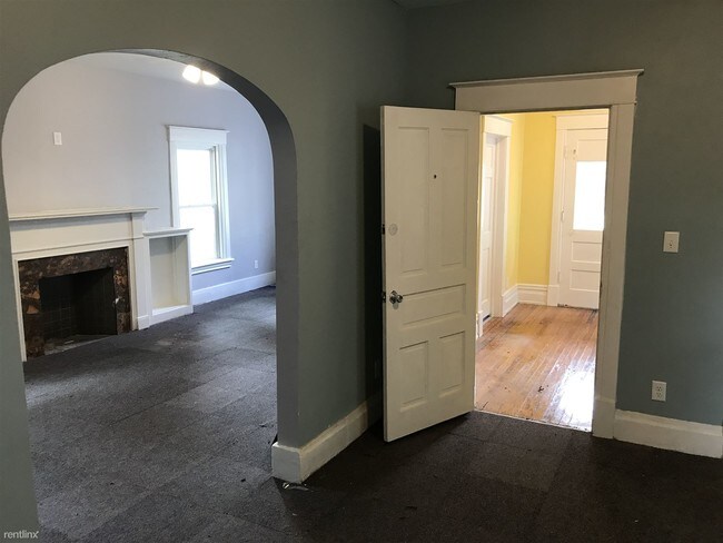 Building Photo - 1212 E Stockbridge Ave
