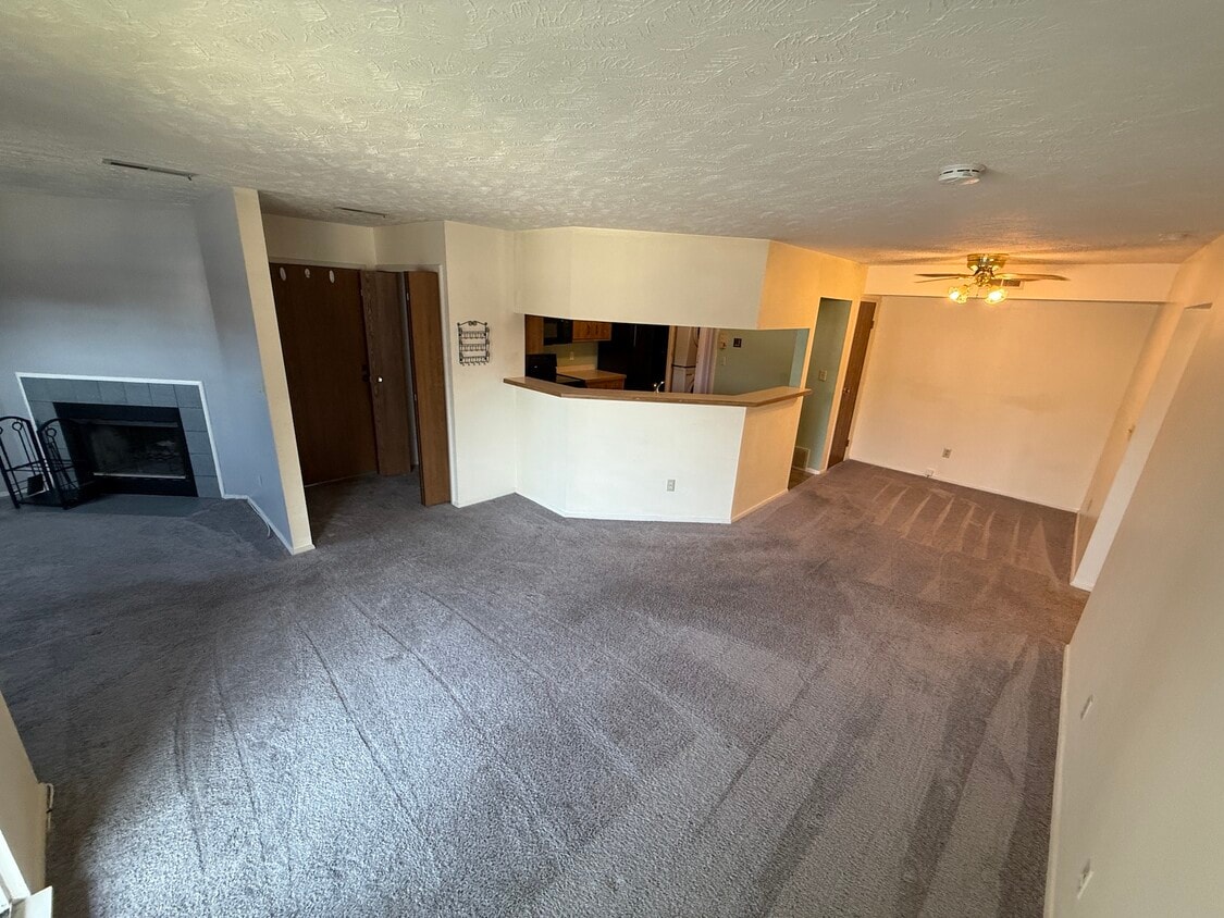 leaving room - 1150 Tollios Parkway