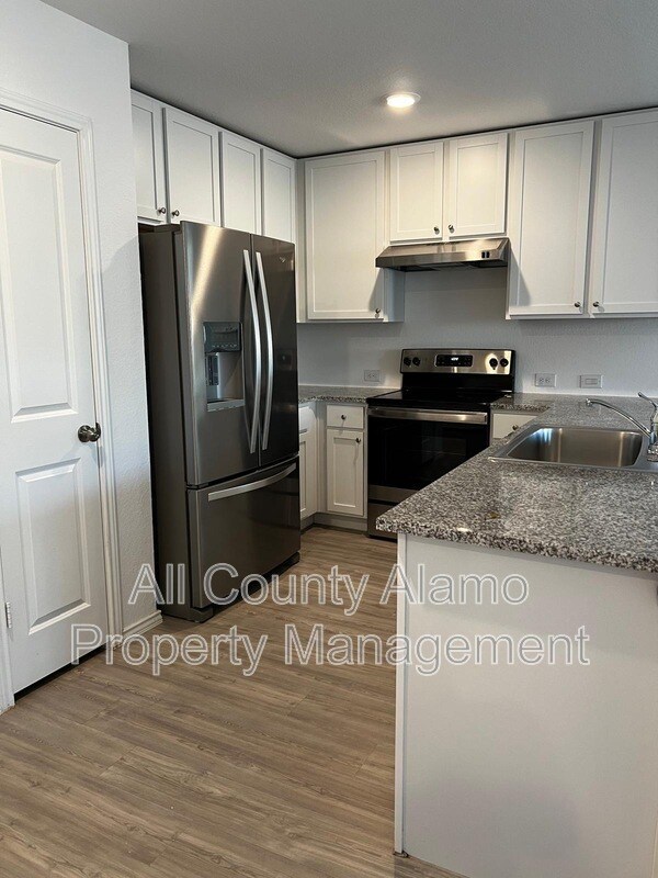 Foto del edificio - 5743 Peak Pt