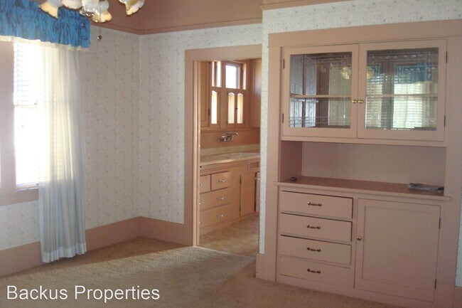 Building Photo - 2 br, 1 bath House - 75 2nd St.