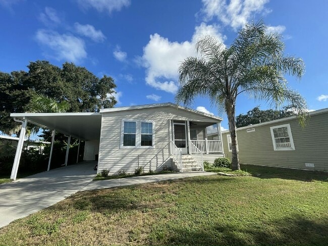 Building Photo - 36126 Plum Ave