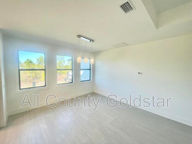 Building Photo - 13439 Ingraham Blvd
