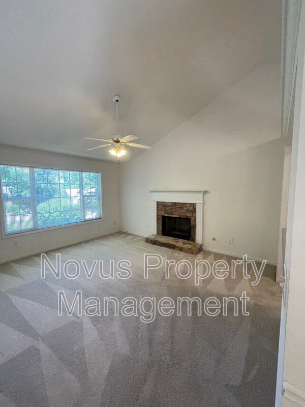 Foto del edificio - 23 Gold Creek Dr