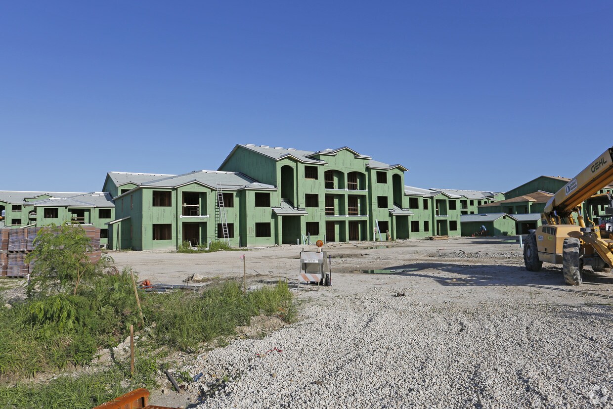 Building Photo - 4151 Winkler Ave