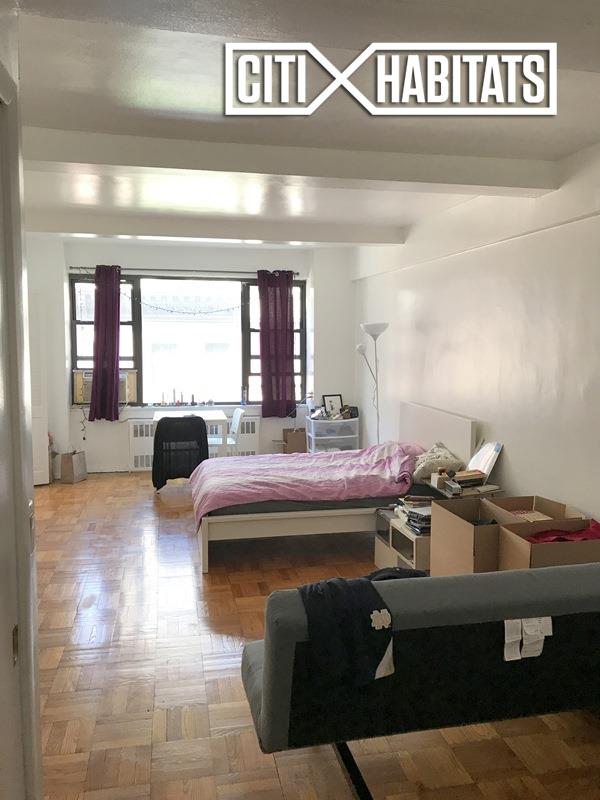 Building Photo - 30 E 37th St