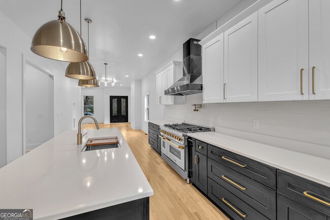 Building Photo - 2361 Lynn Iris Dr