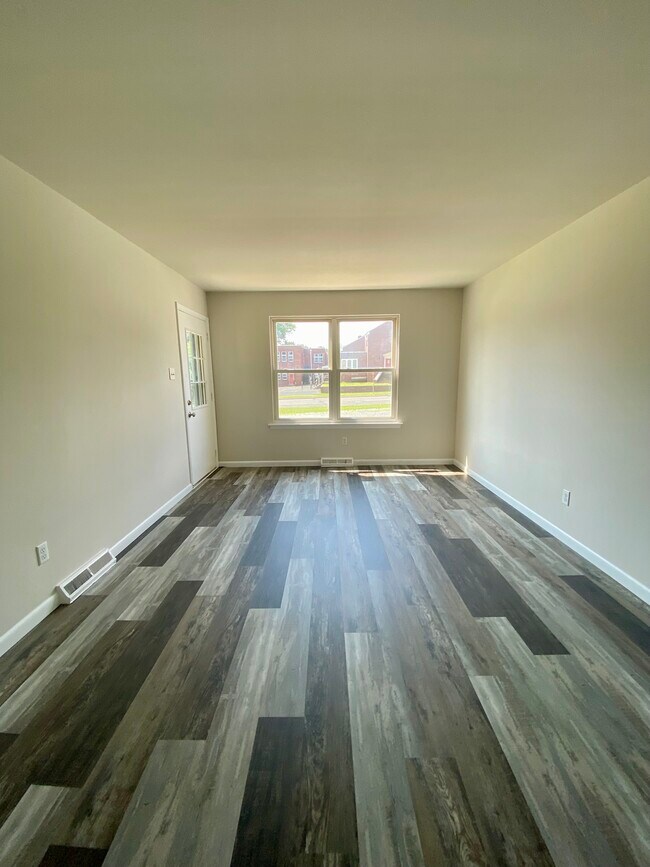 Foto del edificio - 204 Gateway Blvd
