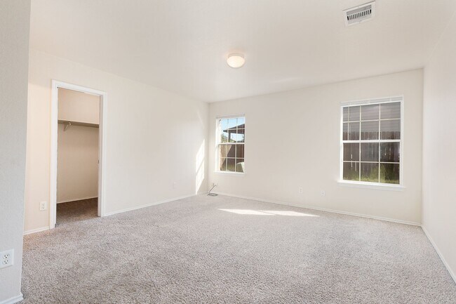 Foto del edificio - Highland Farms~Single Story 3 Bedroom with Study on Corner Lot