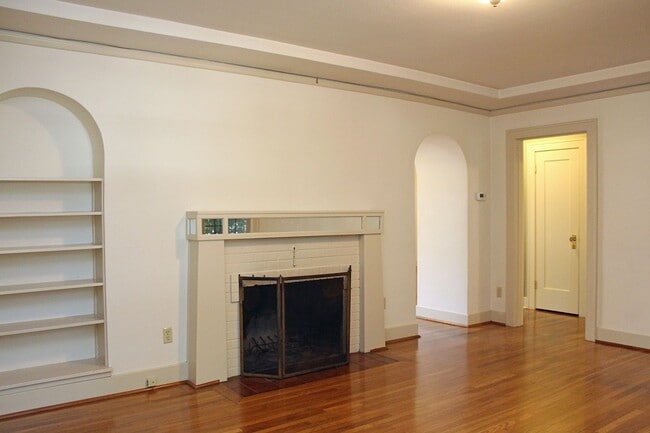 Building Photo - 2310 SE 22nd Ave