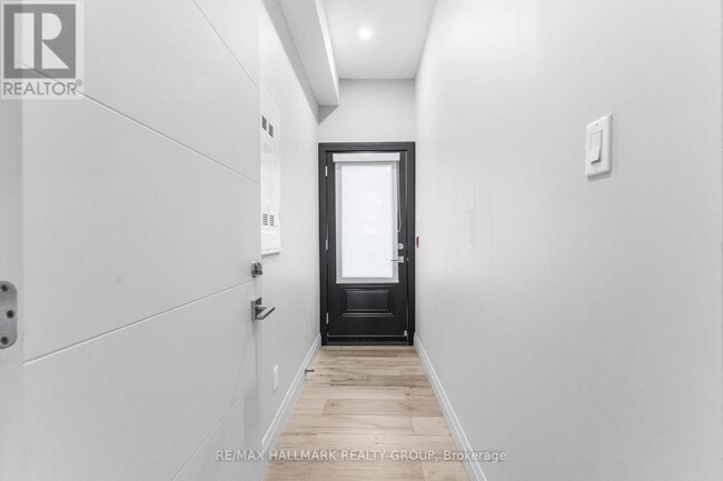 Building Photo - 201 MacLaren St