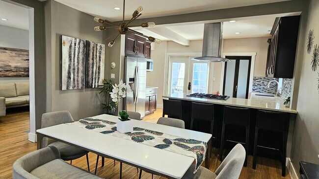 Foto del edificio - 55 Lakeview St