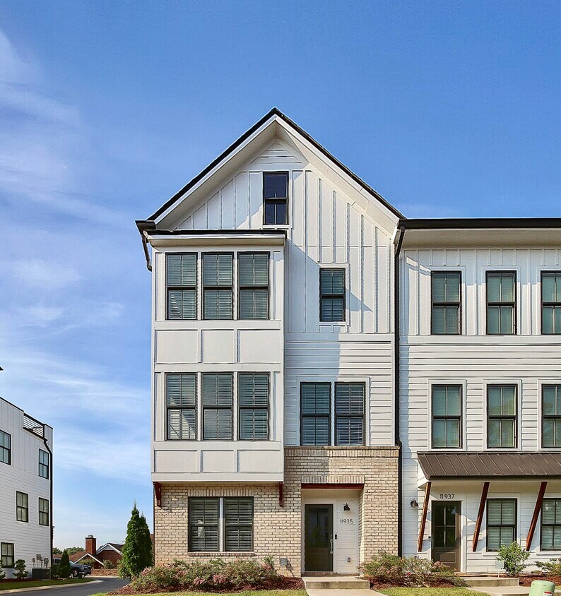 11935 Fiddlers Roof Ln, Charlotte, NC 28277 Townhome Rentals in
